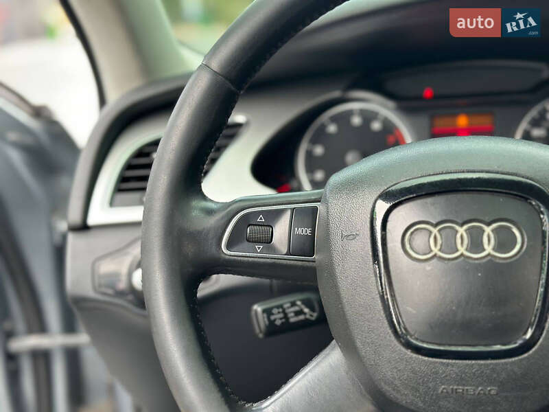 Седан Audi A4 2011 в Дніпрі