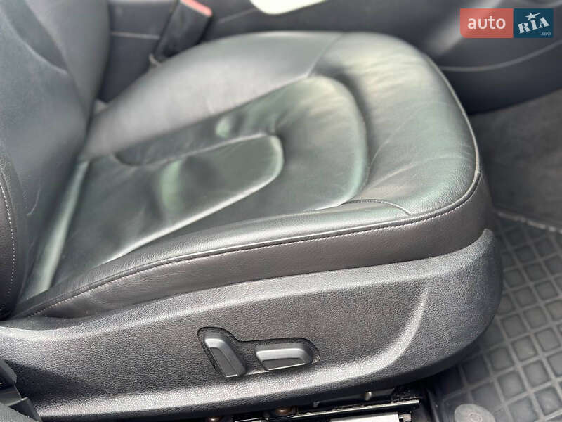 Седан Audi A4 2011 в Дніпрі