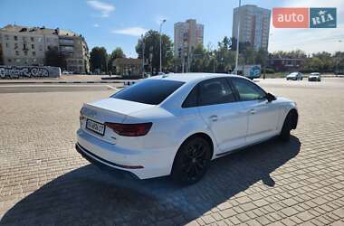 Седан Audi A4 2018 в 