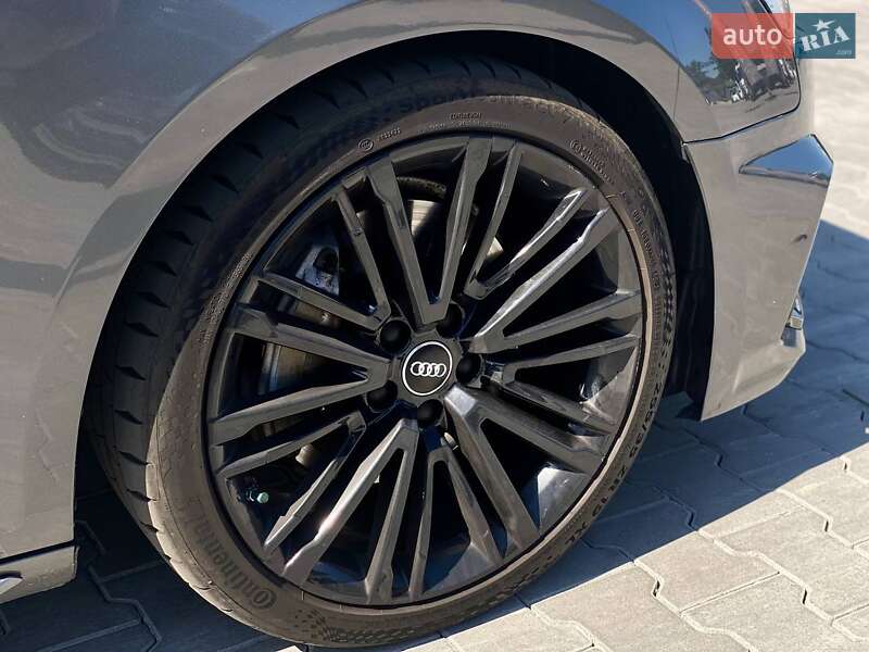 Седан Audi A4 2016 в Киеве