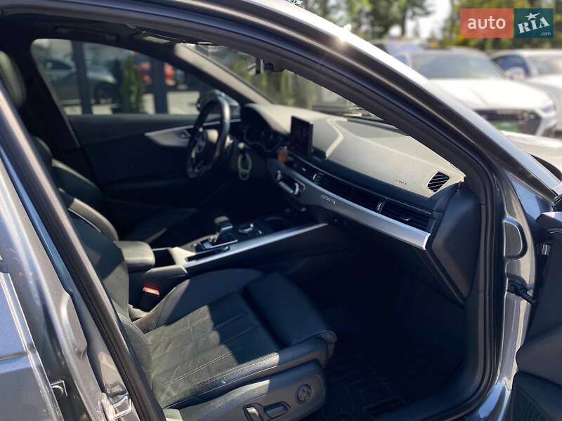 Седан Audi A4 2016 в Киеве