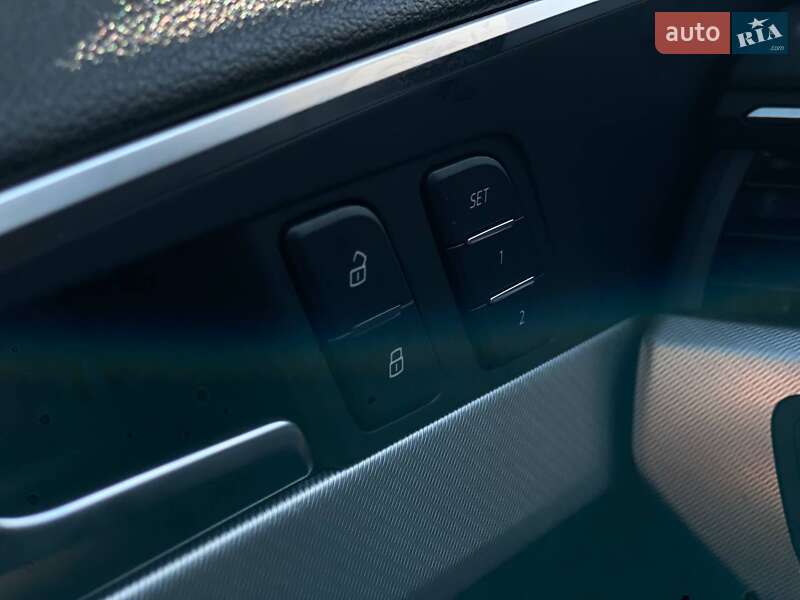 Седан Audi A4 2016 в Киеве