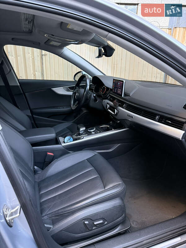 Седан Audi A4 2016 в Одессе