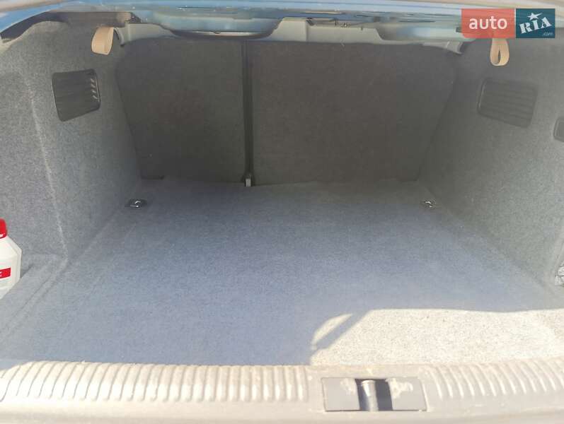 Седан Audi A4 2003 в Кривом Роге