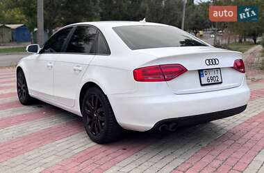 Седан Audi A4 2010 в 