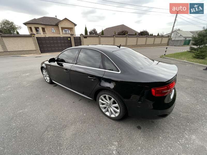 Седан Audi A4 2013 в Лубнах