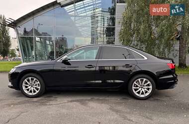 Седан Audi A4 2022 в 