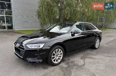 Седан Audi A4 2022 в 