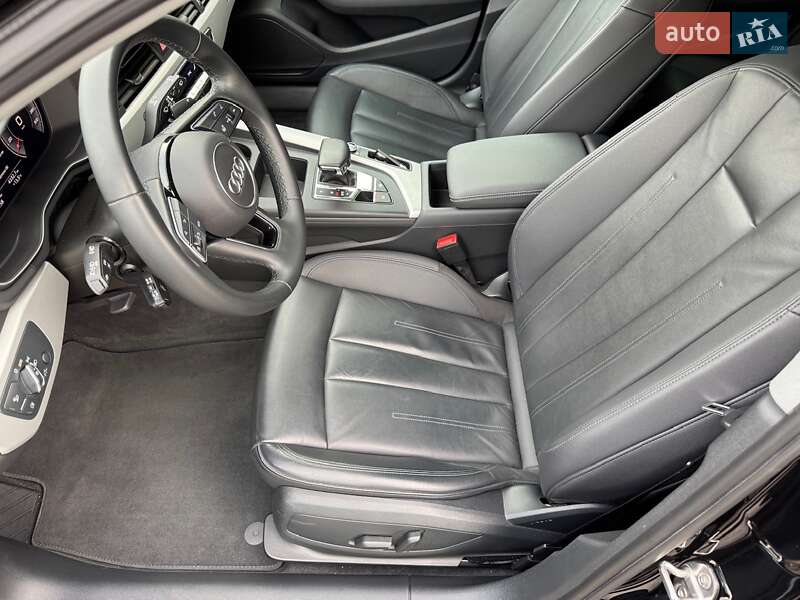Седан Audi A4 2022 в Киеве