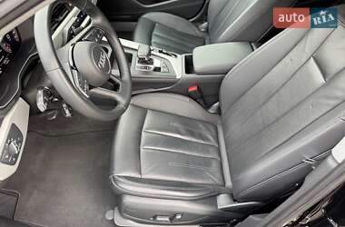 Седан Audi A4 2022 в 