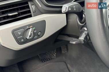 Седан Audi A4 2022 в 