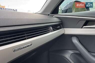 Седан Audi A4 2022 в 