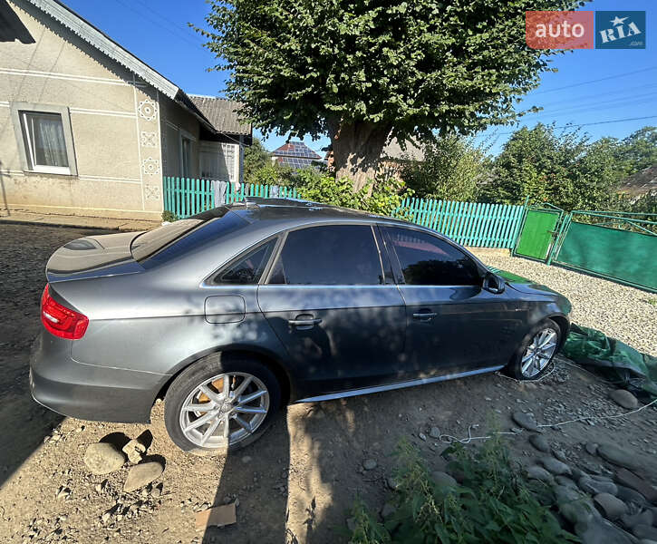 Седан Audi A4 2015 в Ивано-Франковске