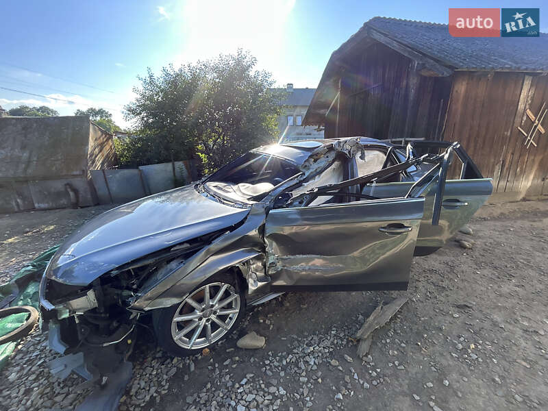 Седан Audi A4 2015 в Ивано-Франковске