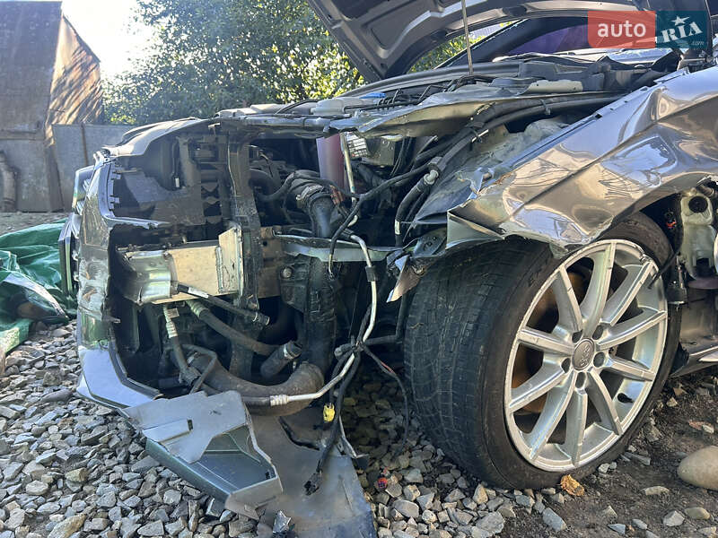 Седан Audi A4 2015 в Ивано-Франковске