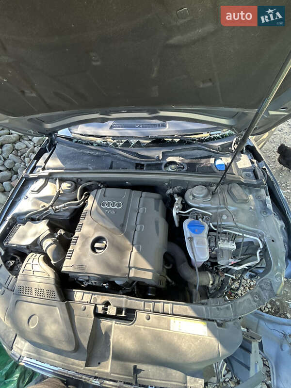 Седан Audi A4 2015 в Ивано-Франковске