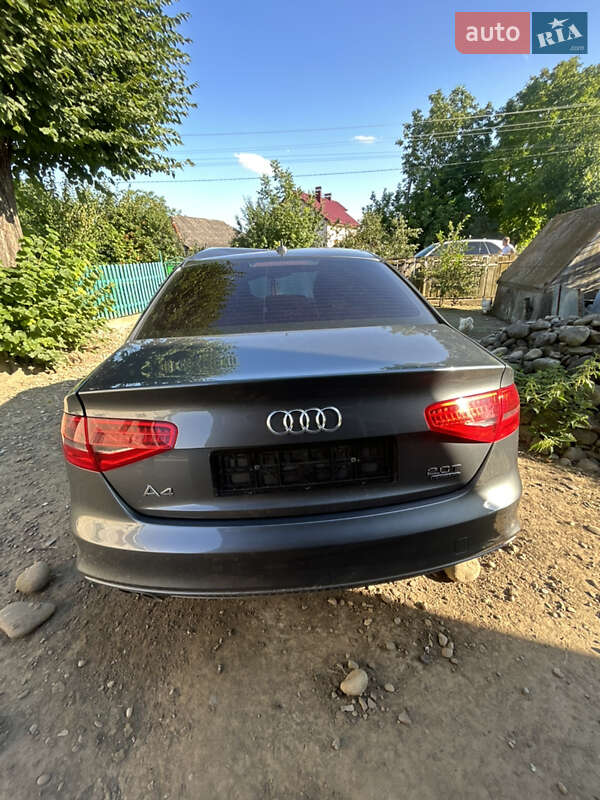 Седан Audi A4 2015 в Ивано-Франковске