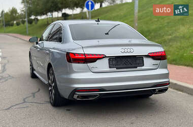 Седан Audi A4 2021 в 