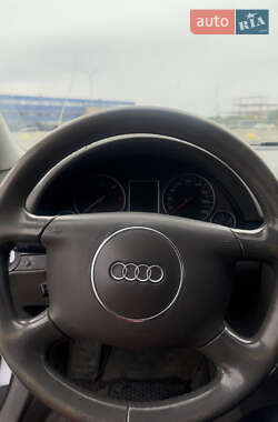 Седан Audi A4 2004 в 