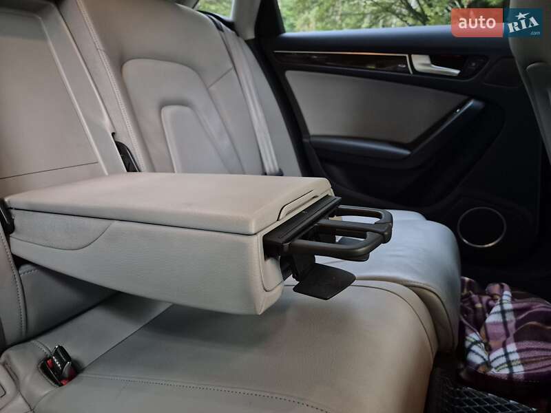 Седан Audi A4 2013 в Киеве