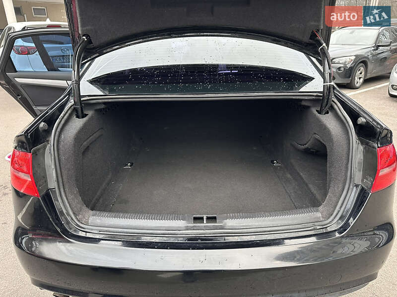 Седан Audi A4 2013 в Шацке