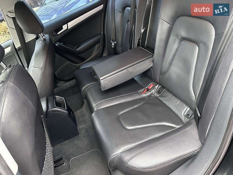 Седан Audi A4 2013 в Шацке
