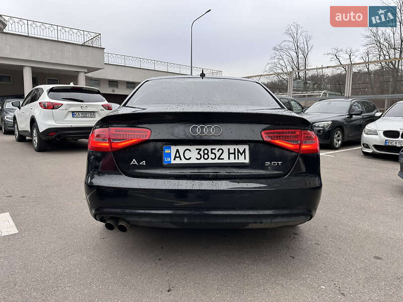 Седан Audi A4 2013 в Шацке