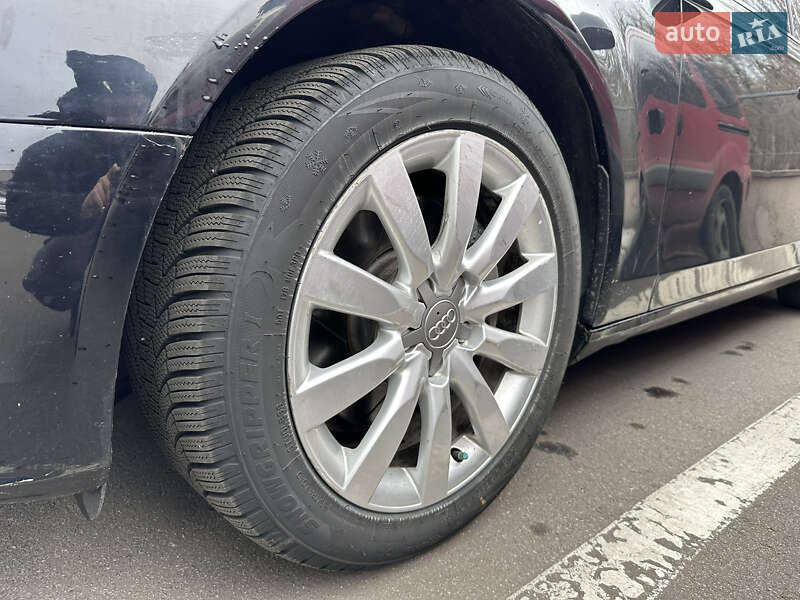 Седан Audi A4 2013 в Шацке