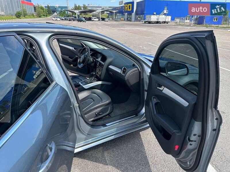 Седан Audi A4 2010 в Ровно