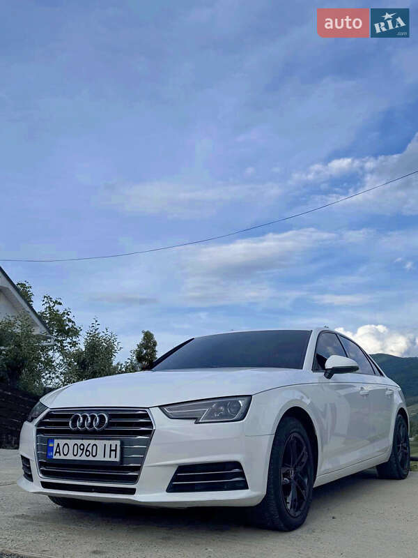 Седан Audi A4 2016 в 
