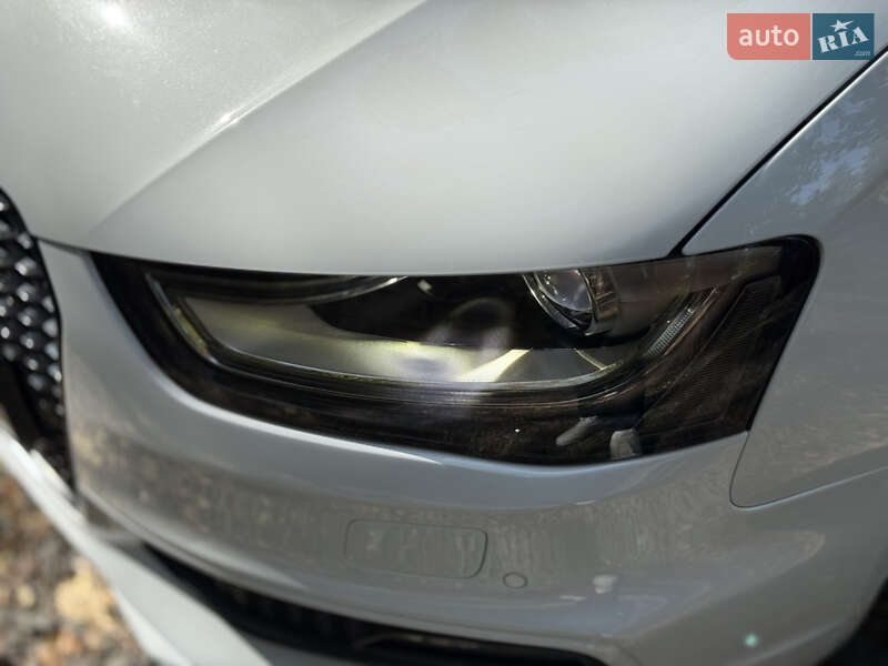 Седан Audi A4 2012 в Измаиле