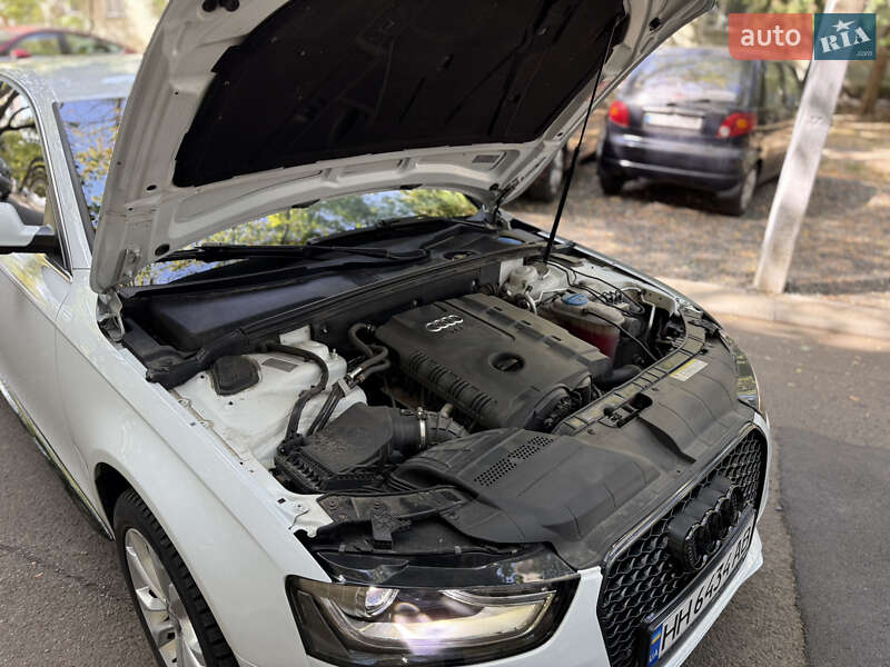 Седан Audi A4 2012 в Измаиле