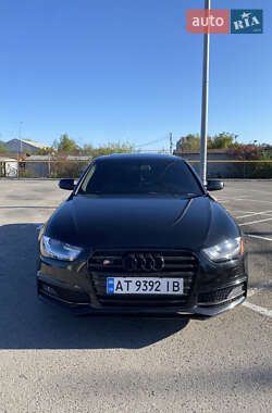 Седан Audi A4 2015 в Ивано-Франковске