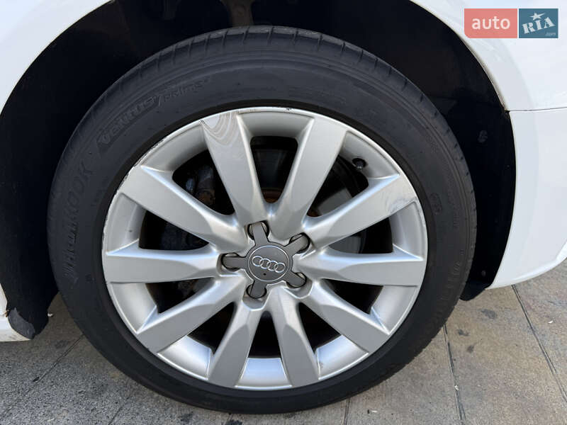 Седан Audi A4 2010 в Одессе