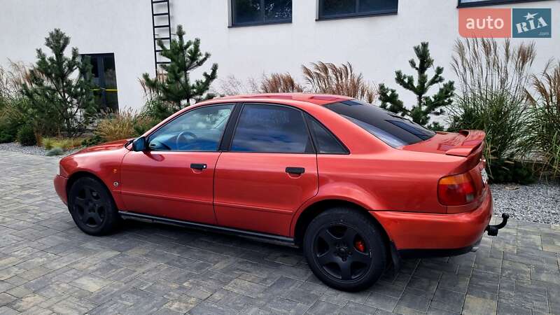Седан Audi A4 1996 в Луцке