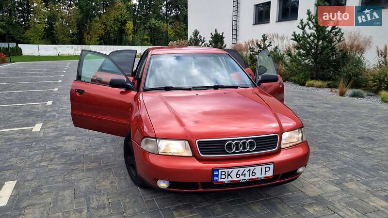 Седан Audi A4 1996 в Луцке