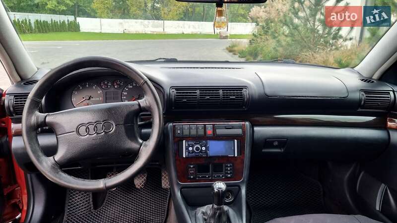 Седан Audi A4 1996 в Луцке