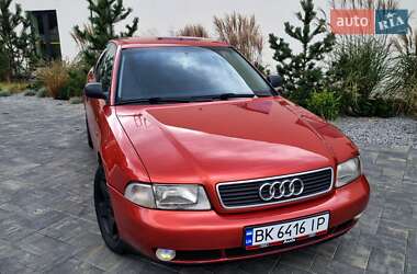 Седан Audi A4 1996 в 