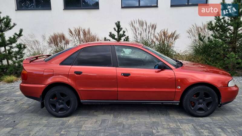Седан Audi A4 1996 в Луцке