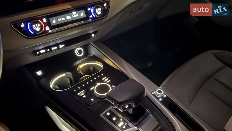 Седан Audi A4 2017 в Киеве