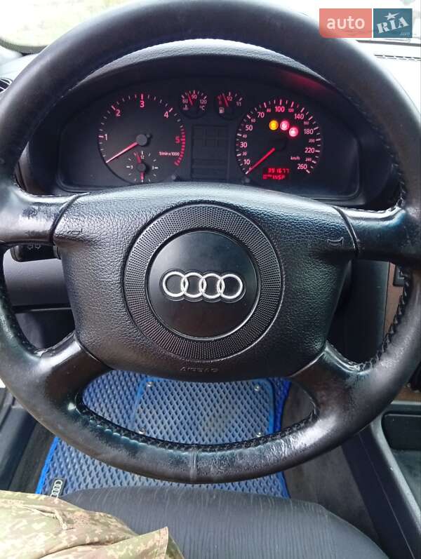 Універсал Audi A4 1997 в Володимирці