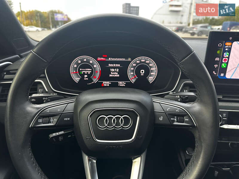 Седан Audi A4 2023 в Яворове