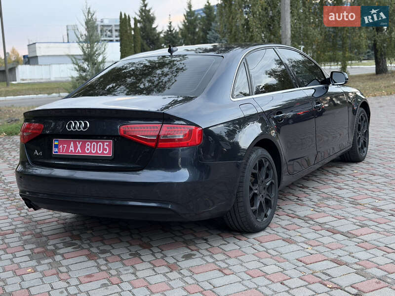 Седан Audi A4 2013 в Лубнах