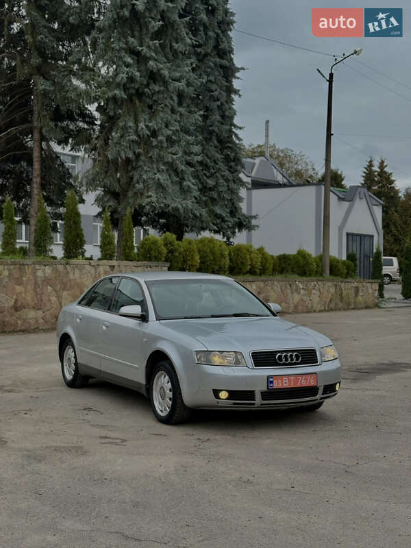 Седан Audi A4 2003 в Заре
