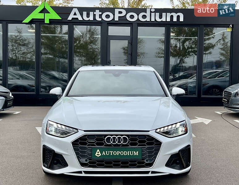 Седан Audi A4 2022 в Киеве