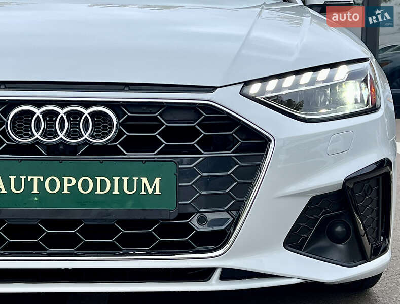 Седан Audi A4 2022 в Киеве