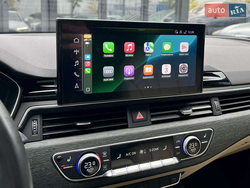 Седан Audi A4 2022 в Киеве