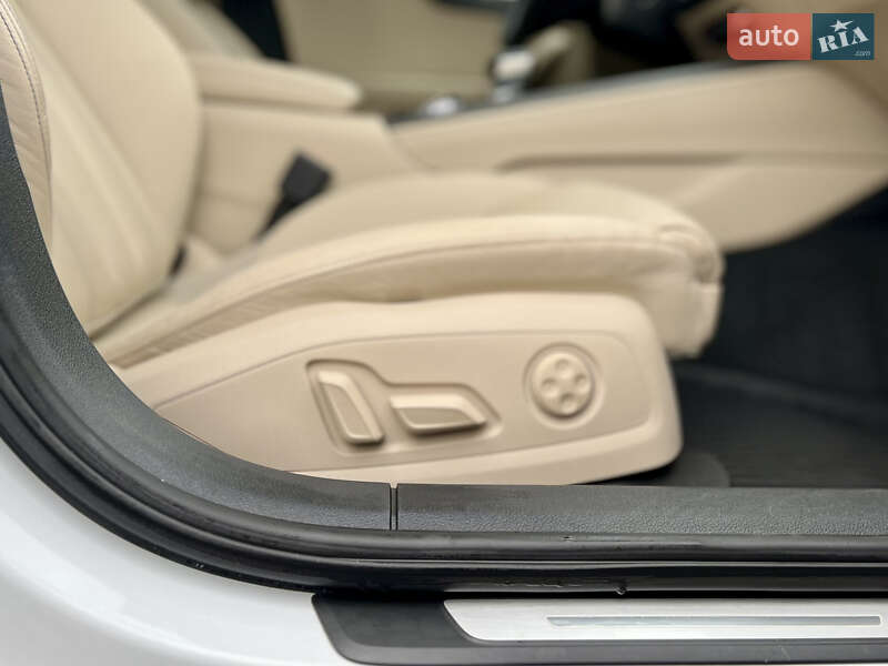 Седан Audi A4 2022 в Киеве