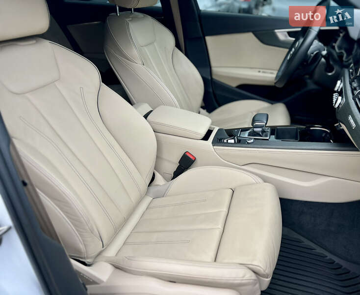 Седан Audi A4 2022 в Киеве