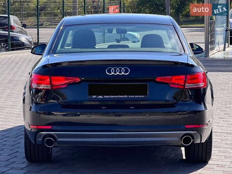Седан Audi A4 2016 в Запорожье